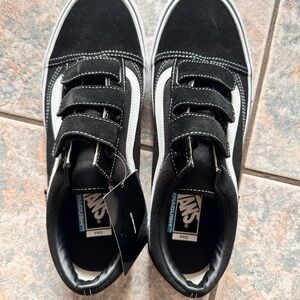 Brand New Vans Men’s Black and White Sneakers